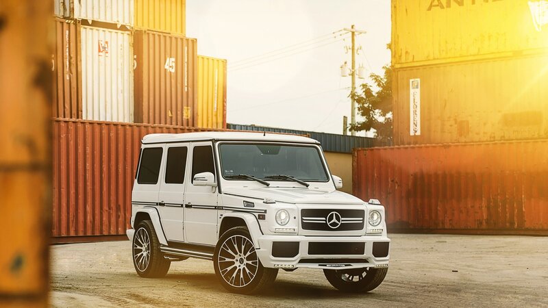 White Mercedes-benz G-wagon