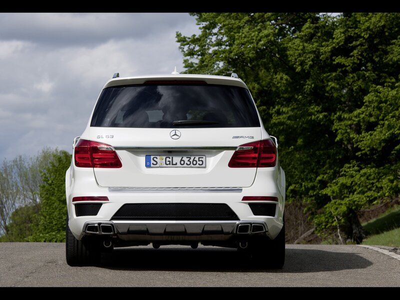 white mercedes-benz gl63 amg