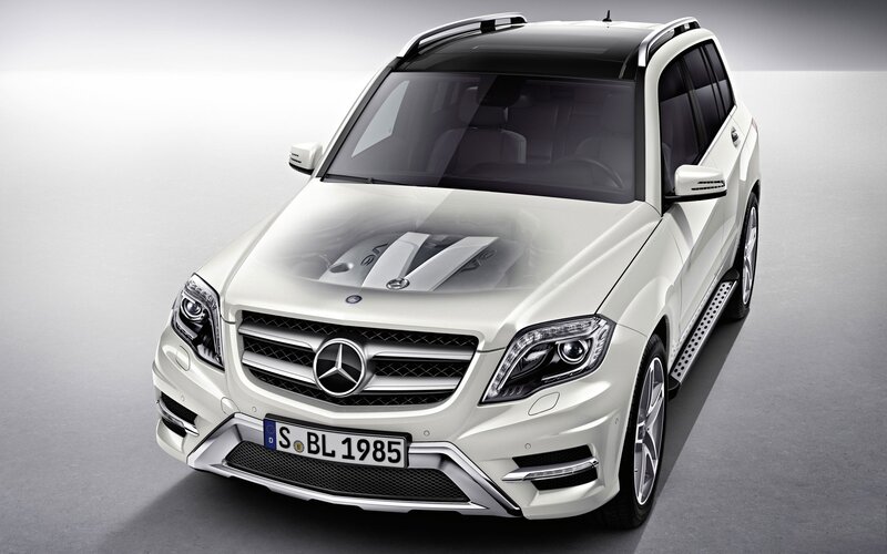 white mercedes-benz glk
