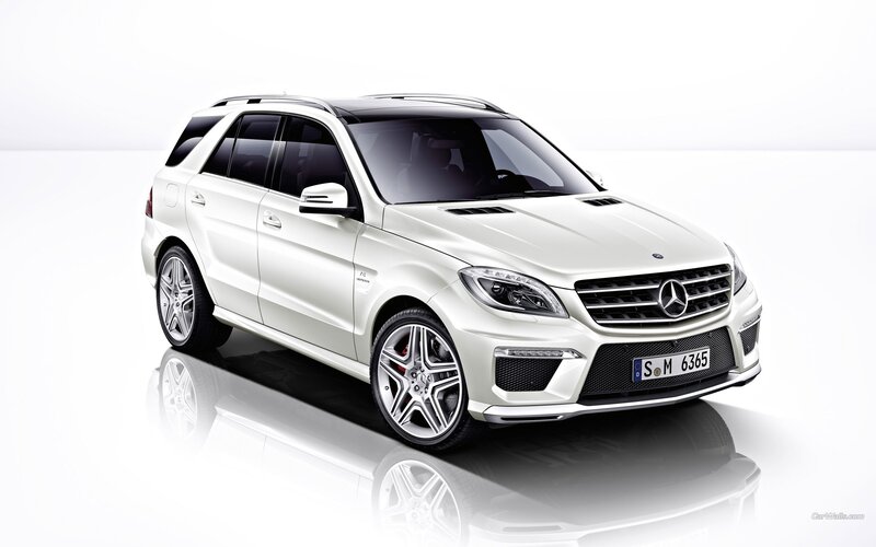 white mercedes-benz ml63 amg
