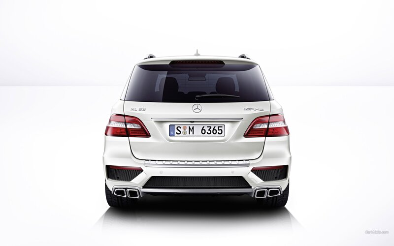 white mercedes-benz ml63 amg