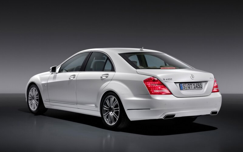 white mercedes-benz s400 sedan