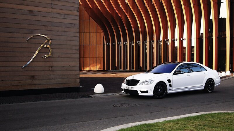 White Mercedes-Benz S63 AMG parked