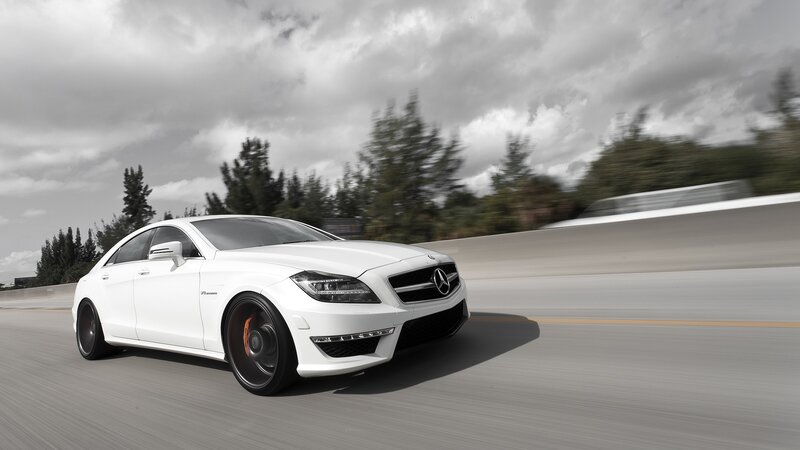 White Mercedes-benz Sedan — Dynamic