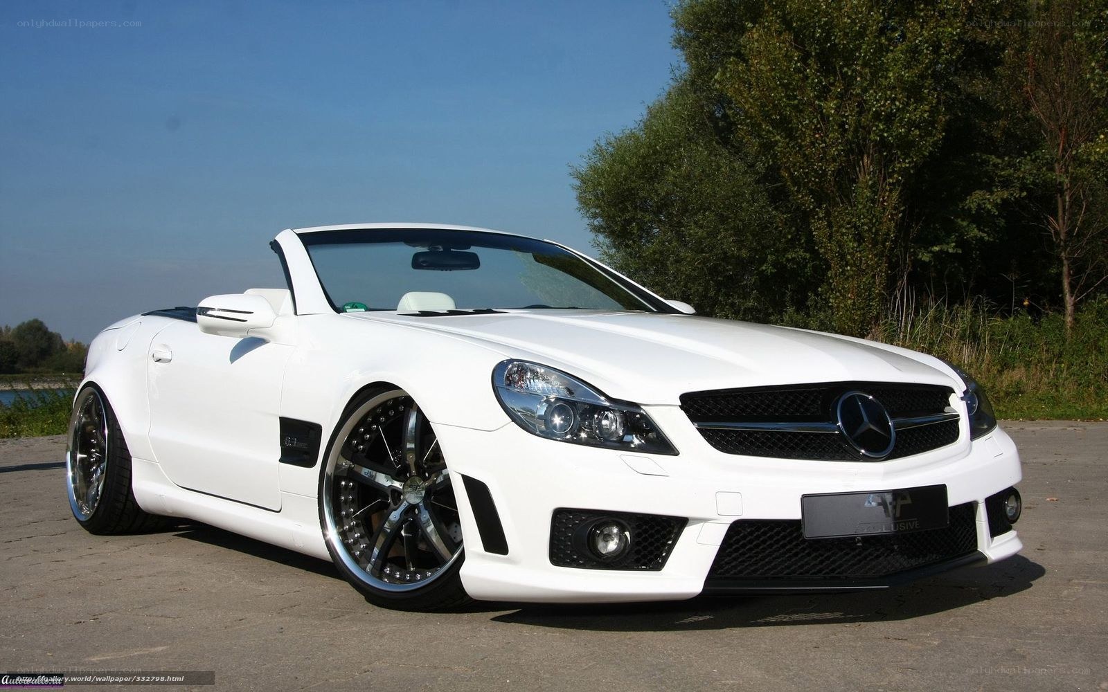 white mercedes-benz sl500