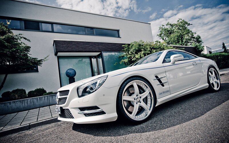white mercedes-benz sl500