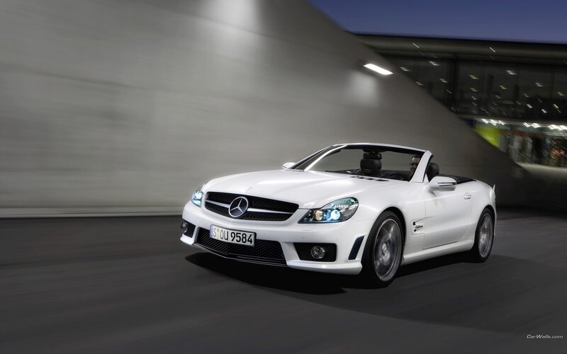 White Mercedes-Benz SLK in motion