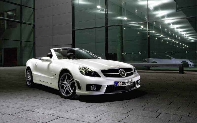 White Mercedes-Benz SLK55 AMG