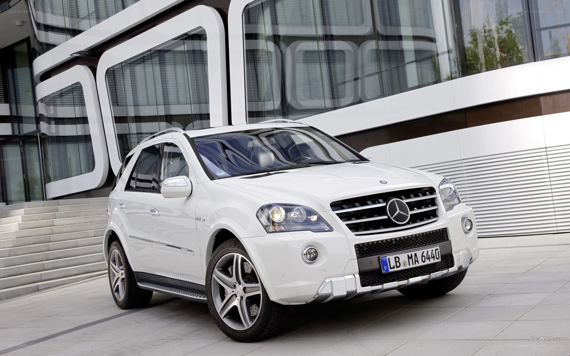 white mercedes-benz suv