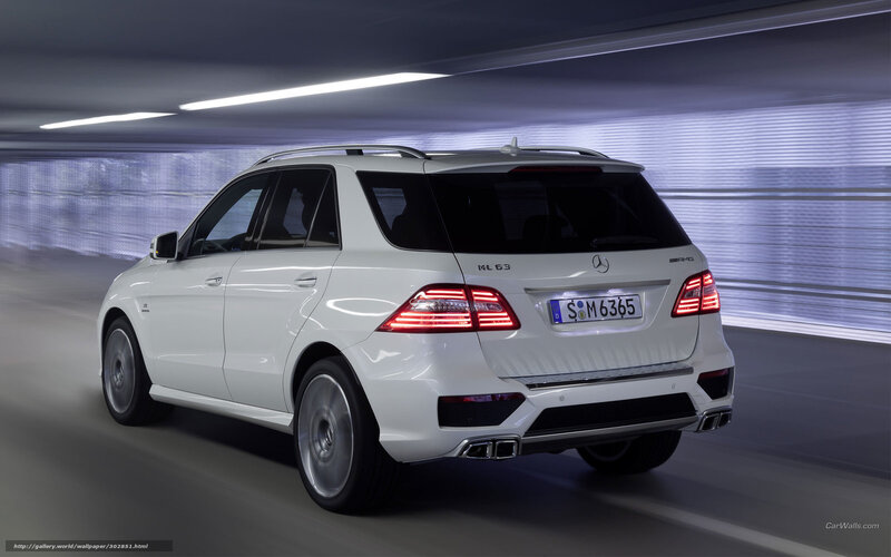 White Mercedes-benz Suv — Dynamic, Photograph