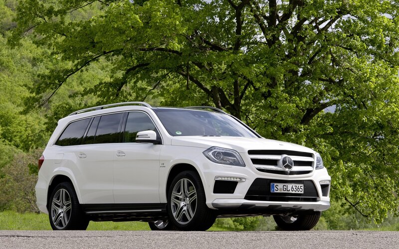 White Mercedes-benz Suv — Serene, Spring, Photograph, Trees, Road, Roof Rack