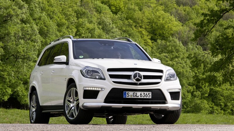 White Mercedes-benz Suv — Serene, Summer, Photograph
