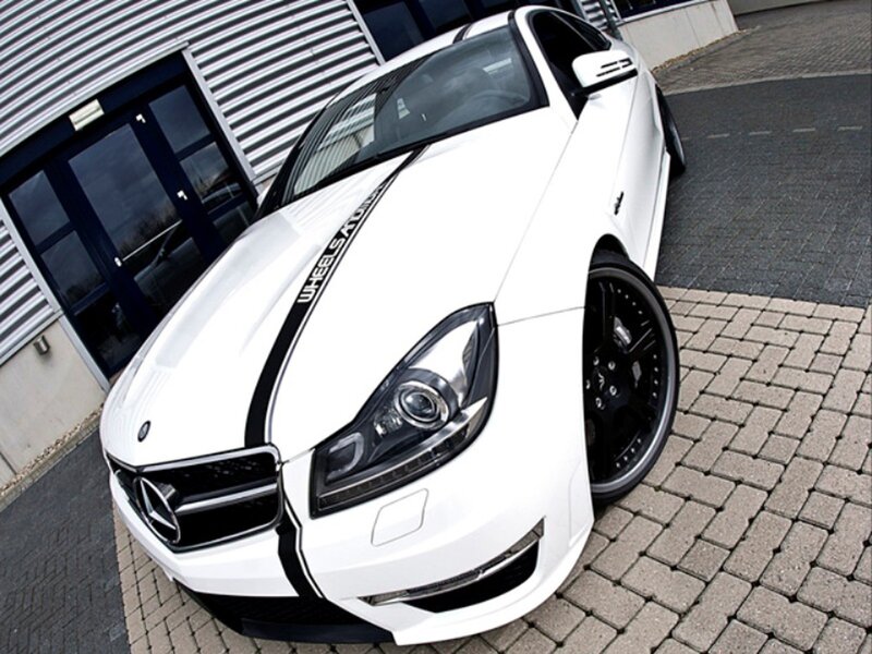 white mercedes c63 amg coupe