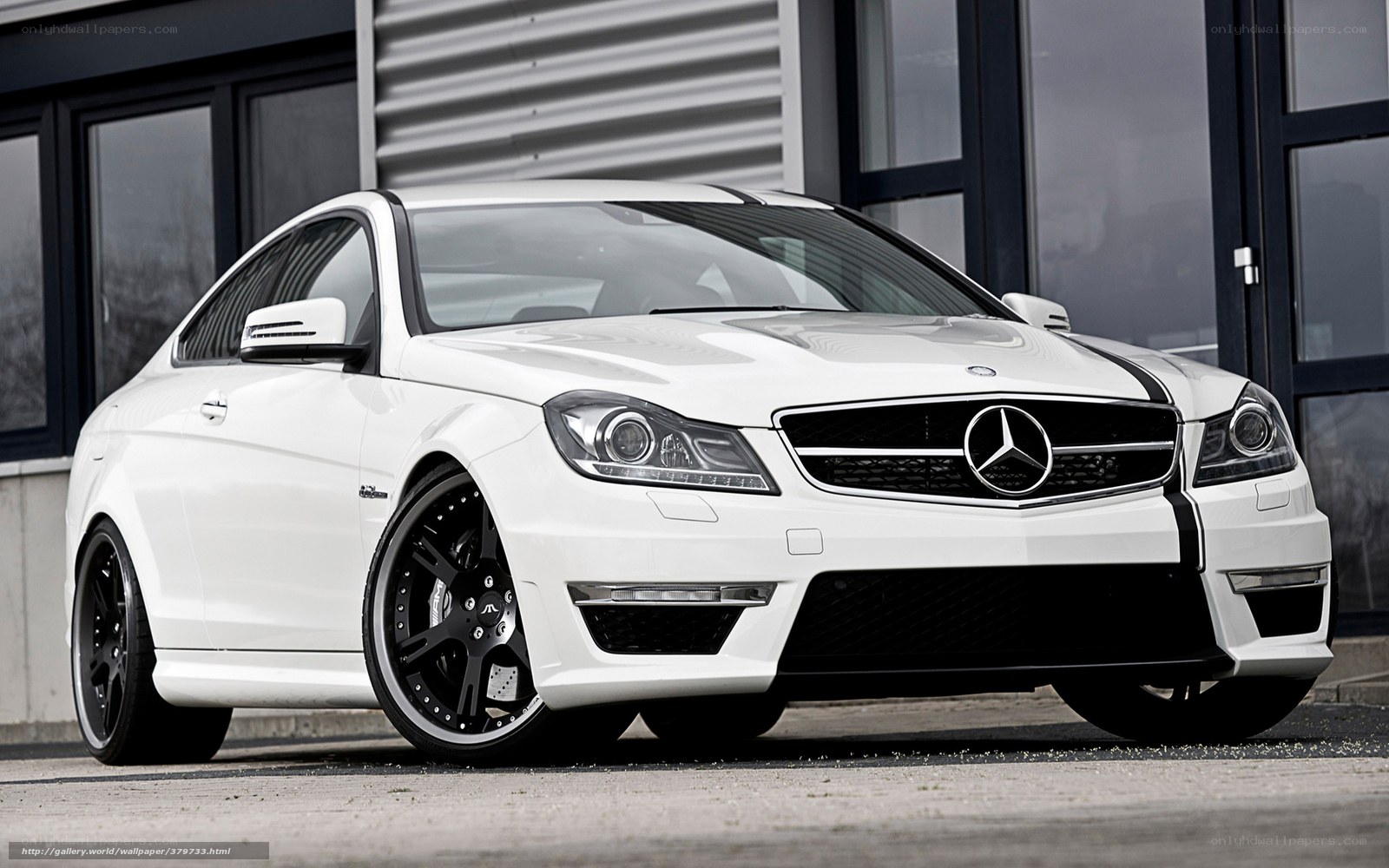 white mercedes c63 amg coupe