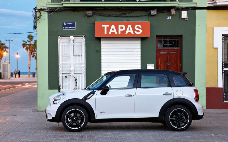 White MINI Countryman parked on street