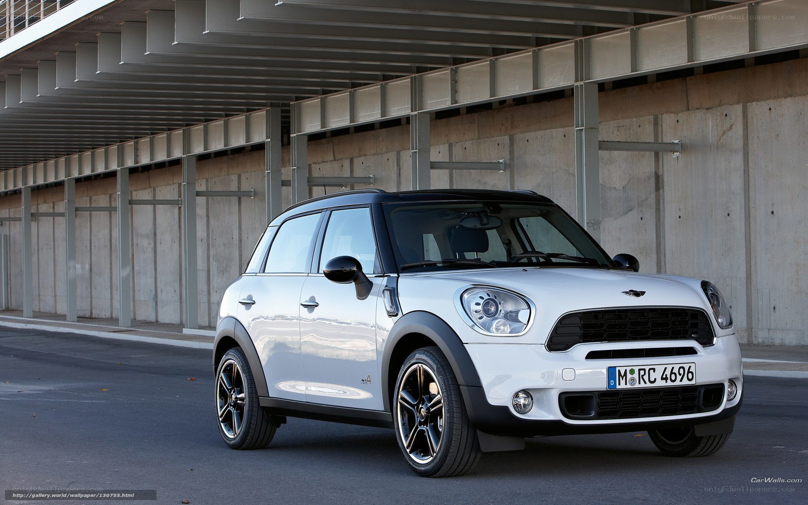 White MINI Countryman parked