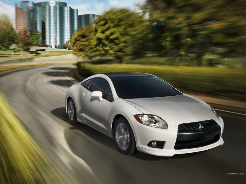 White Mitsubishi Eclipse — Dynamic
