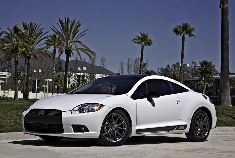 White Mitsubishi Eclipse SE