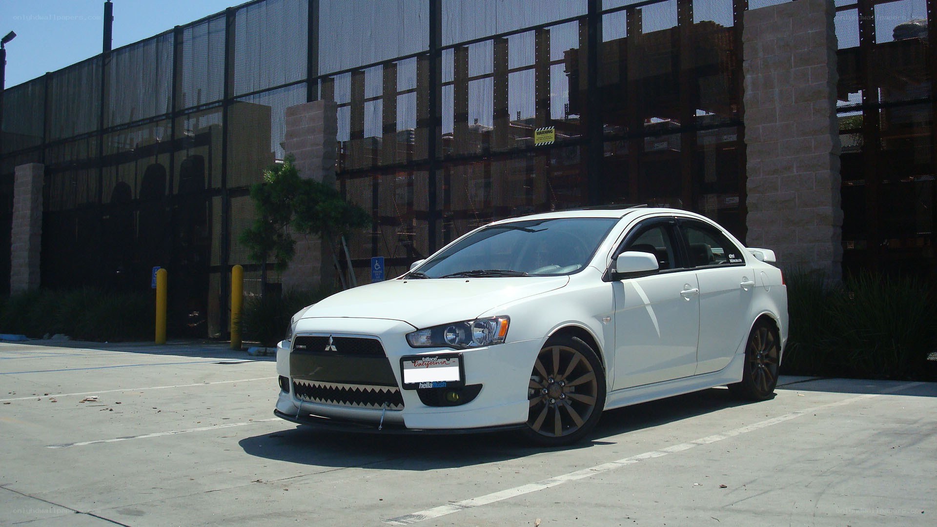 white mitsubishi lancer