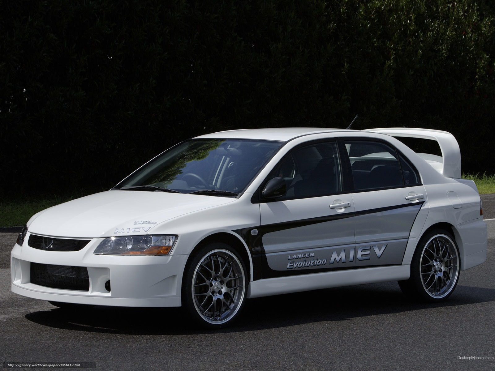 White Mitsubishi Lancer Evolution