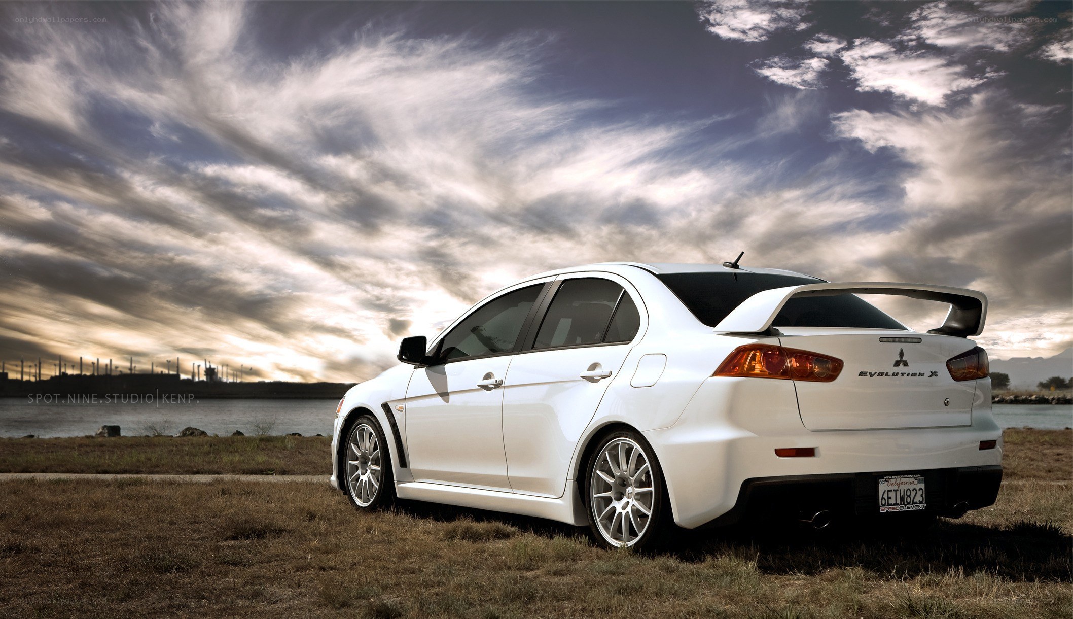 White Mitsubishi Lancer Evolution X