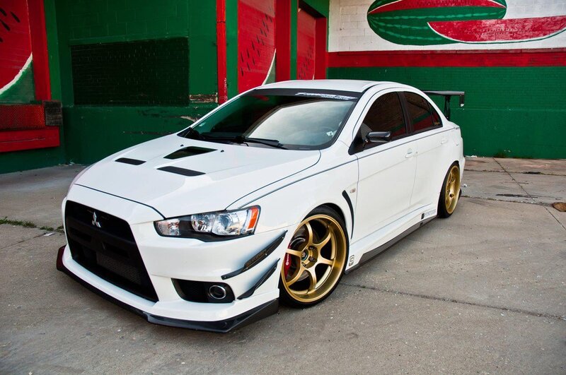 White Mitsubishi Lancer — Urban, Afternoon