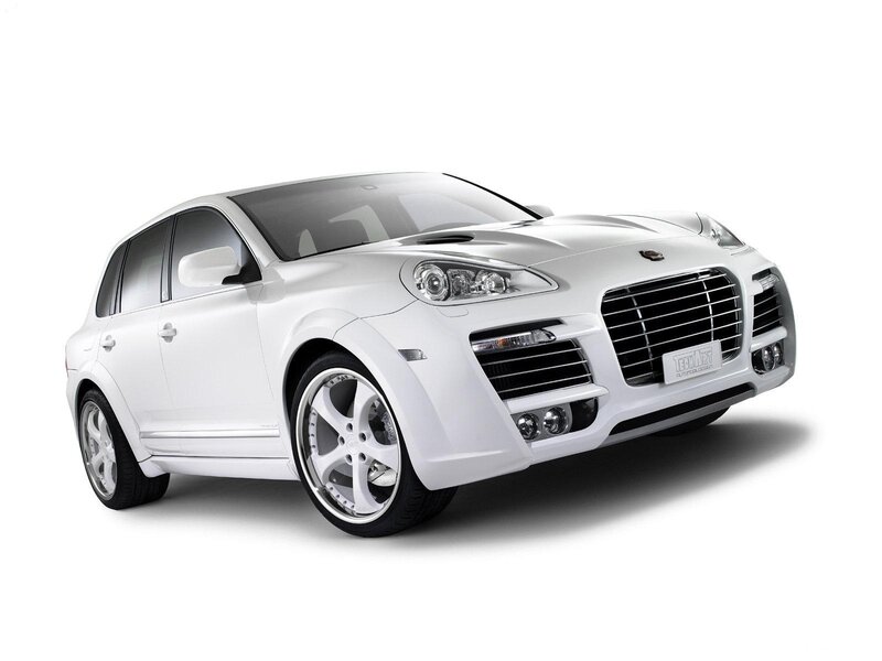 white modified sports utility vehicle