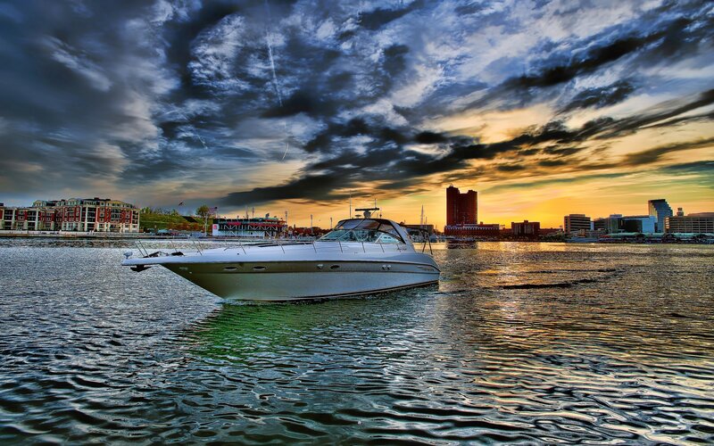 White Motor Yacht — Blue