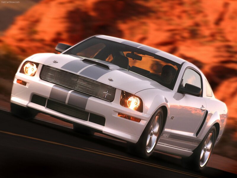 White Mustang Gt