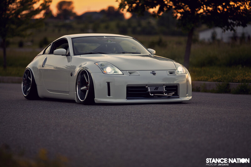 White Nissan 350z Car