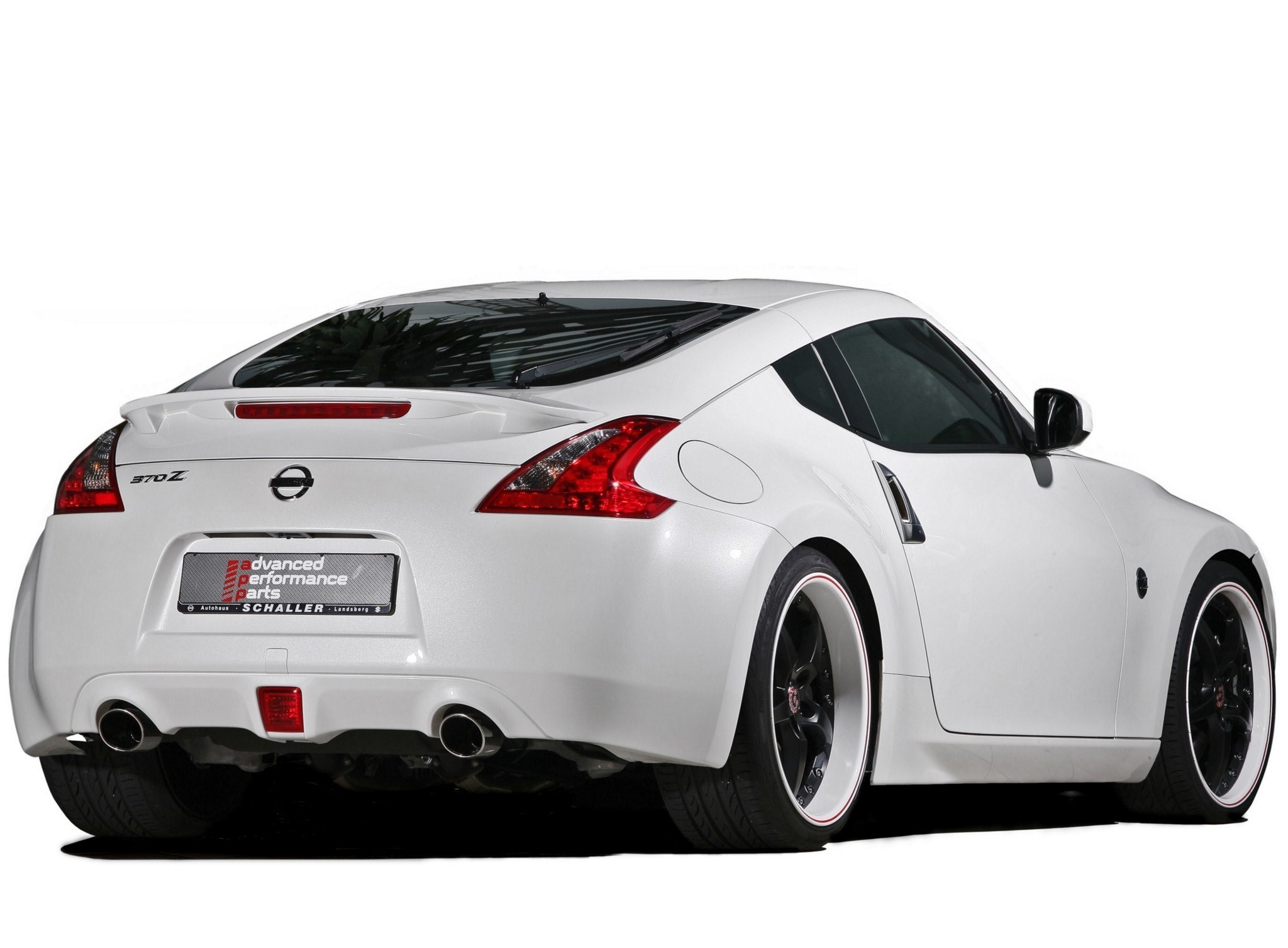 white nissan 370z rear view