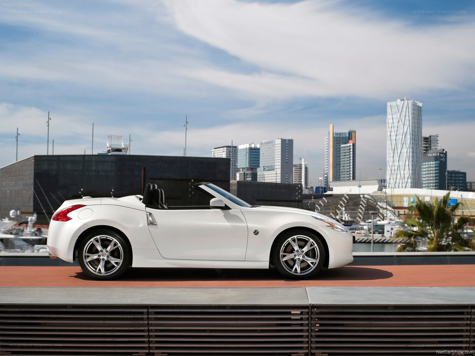White Nissan 370Z Roadster