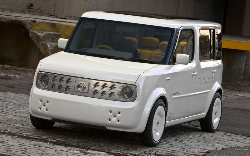 White Nissan Cube Electric