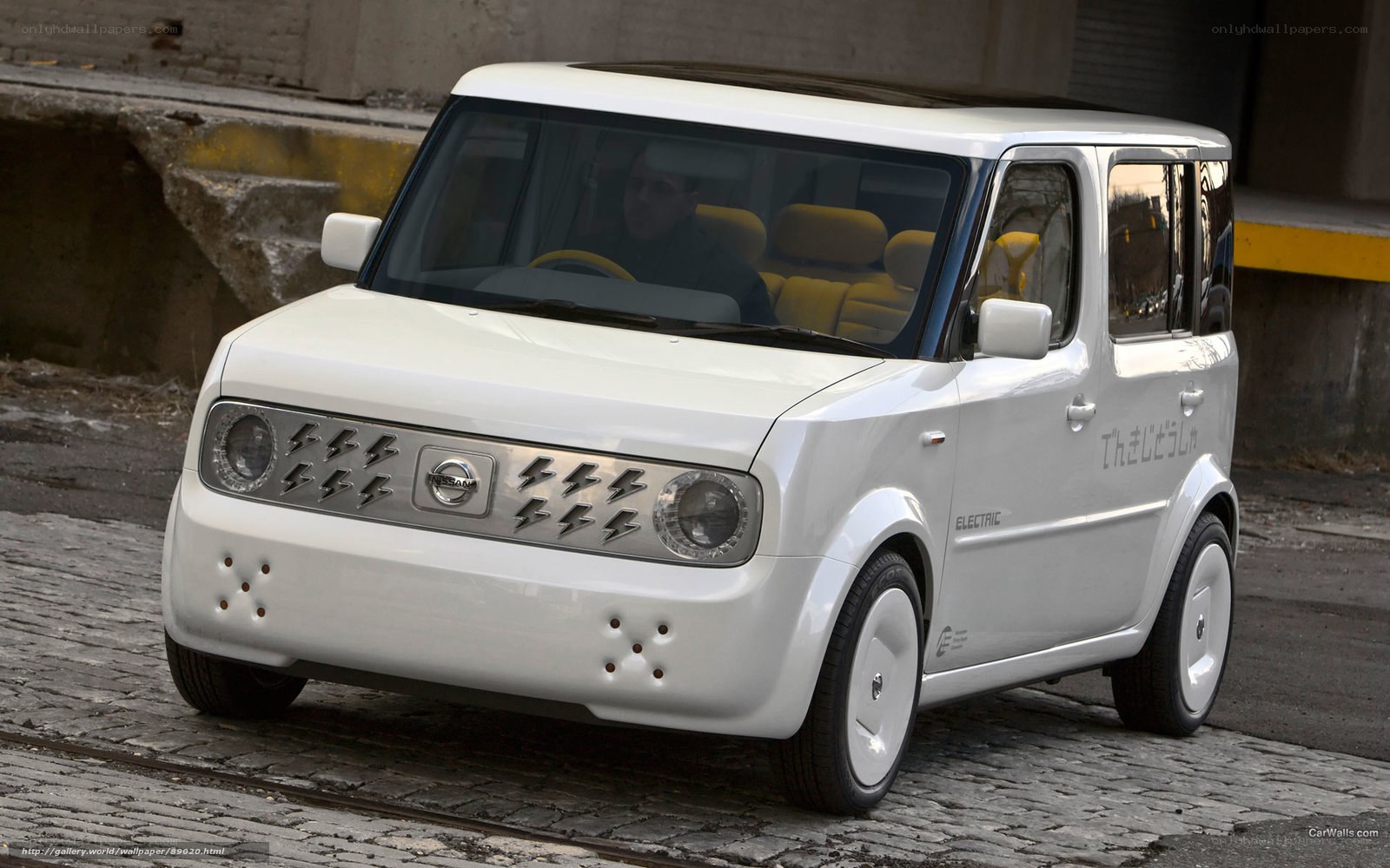 White Nissan Cube Electric