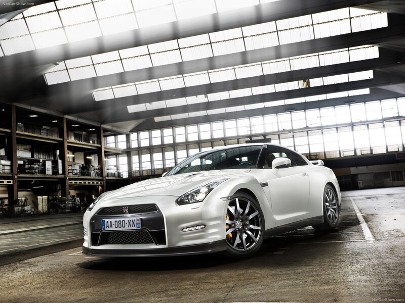 White Nissan Gt-r Car — Dramatic
