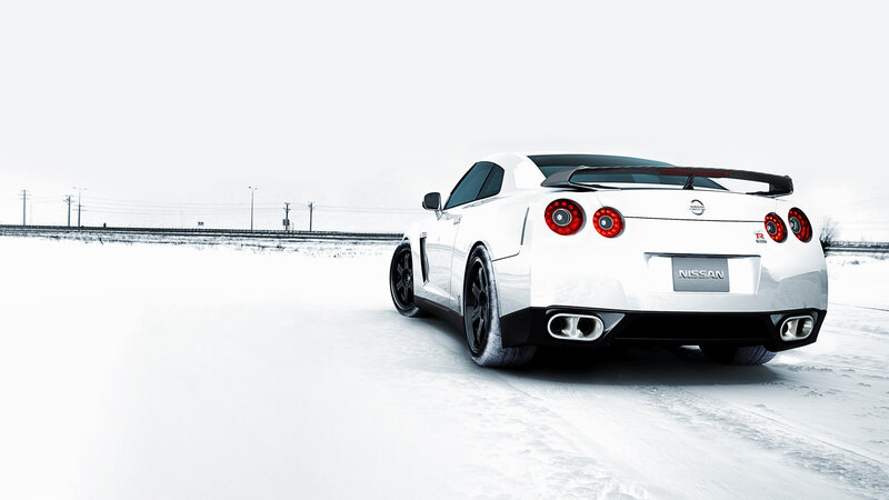 White Nissan Gt-r — Cold, Winter
