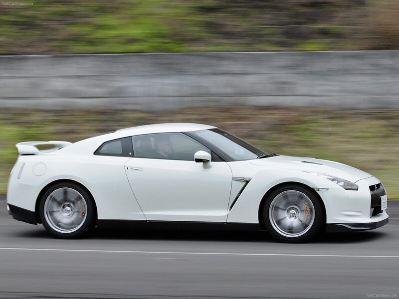white nissan gt-r in motion