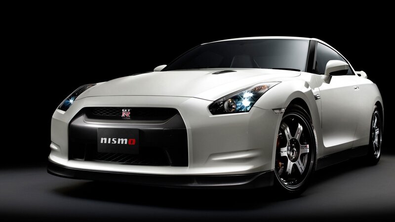 White Nissan GT-R Nismo