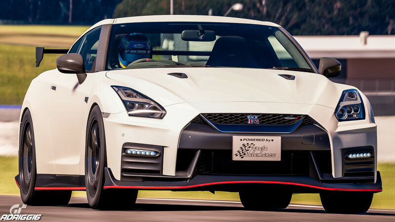 White Nissan Gt-r on Track — Dynamic