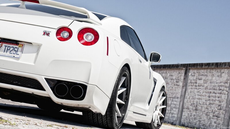 white nissan gt-r rear view