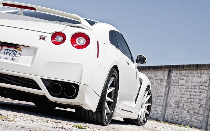 white nissan gt-r rear view