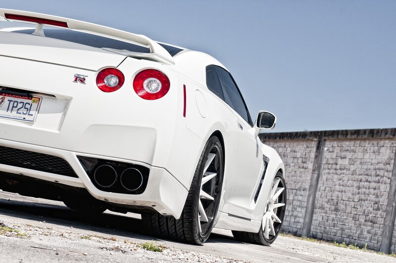 white nissan gt-r rear view