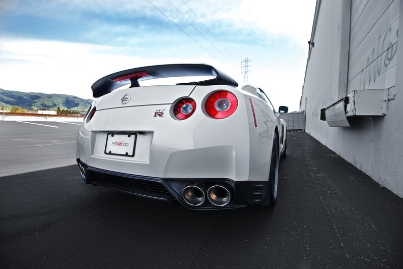 white nissan gt-r rear view