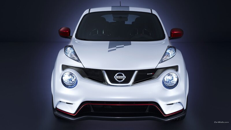 White Nissan Juke Car — Dramatic, Photograph