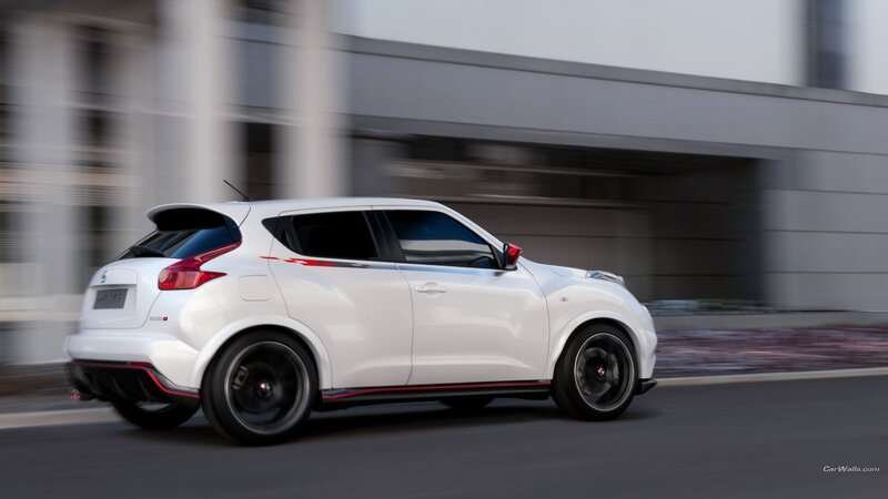 White Nissan Juke Car — Dynamic, Photograph