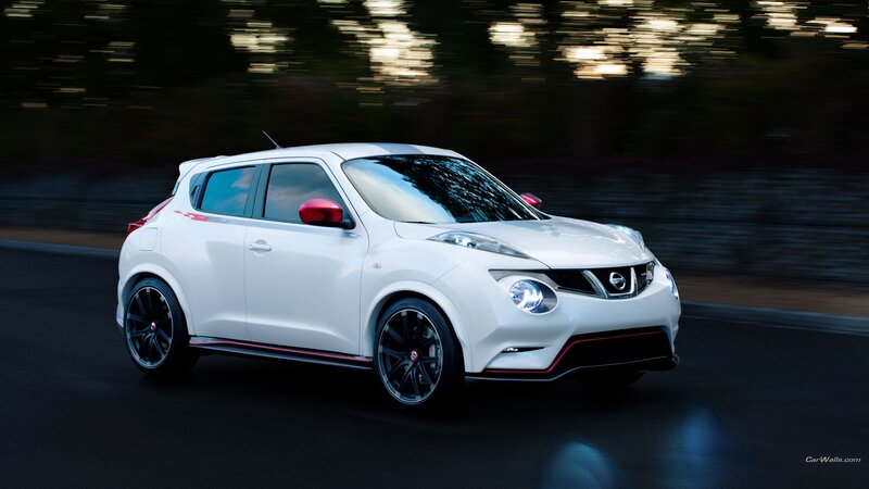 White Nissan Juke Car — Dynamic