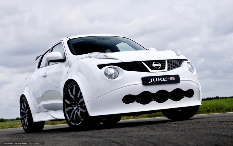 White Nissan Juke-R on road