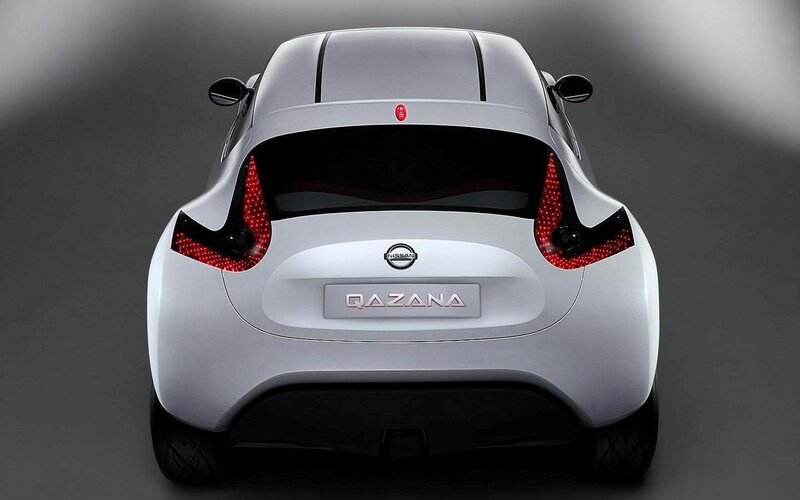White Nissan Qazana Car