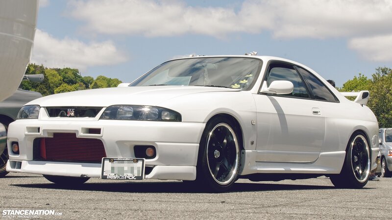 White Nissan Skyline Gtr — Outdoor