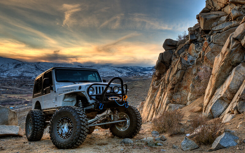 White Off-road Jeep